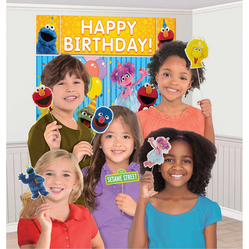 Sesame Street Party Supplies Scene Setter Backdrop with 12 Photo Props